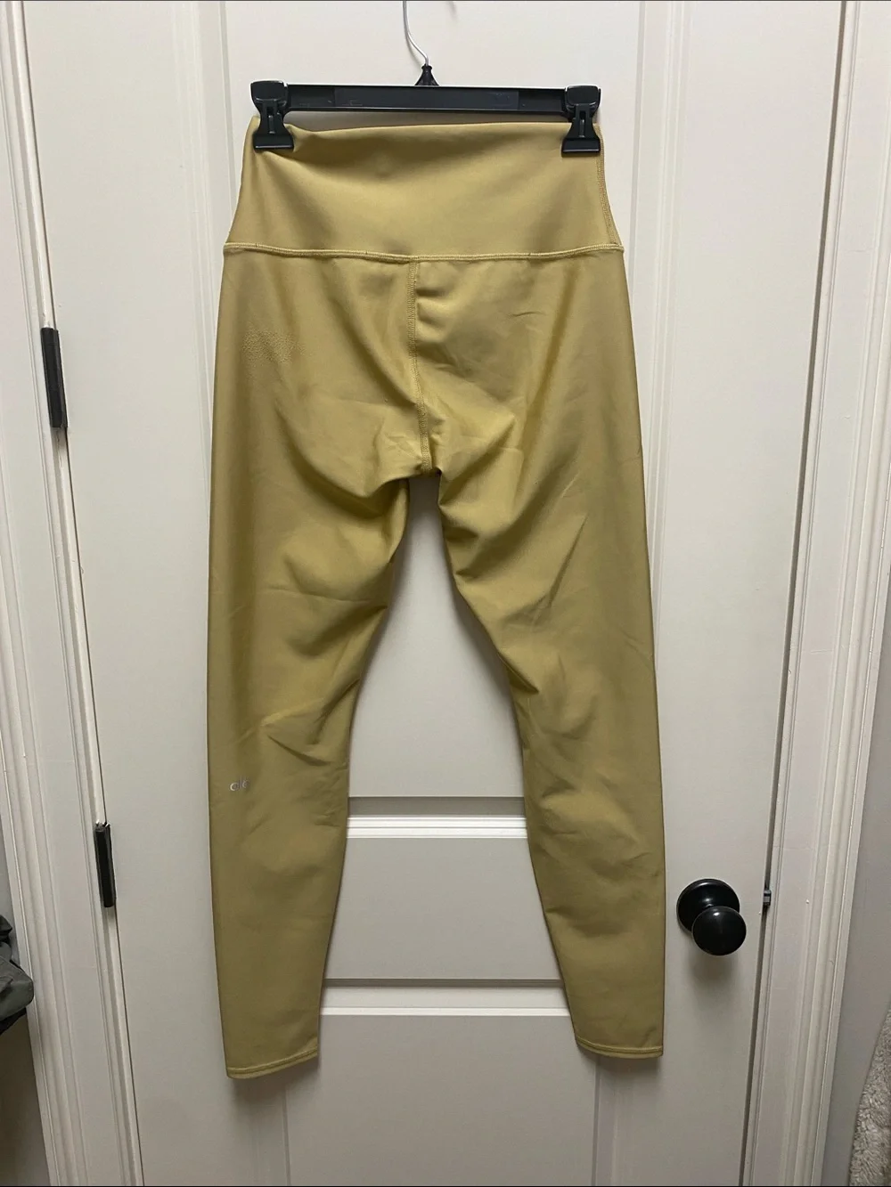 ALO Yoga High-Rise Leggings - gold - size L